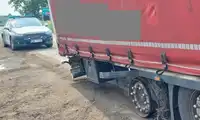 Autostrada A4: Jechał z wystrzeloną oponą, wyprzedzał inne ciężarówki