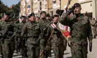 Defilada w Legnicy - Żołnierze z Bolesławca w centrum obchodów Święta Wojska Polskiego

