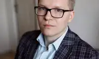 Tyle zarabia dyrektor szpitala w Bolesławcu! Zajrzyj do portfela Kamila Barczyka – majątek robi wrażenie