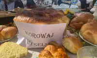 Słońce, śmiech i folklor – serce gminy biło w Milikowie! Zapach chleba, smak wspólnoty [WIDEO]