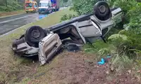 Dachowanie samochodu nieopodal Kliczkowa, dwie osoby poszkodowane