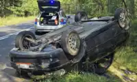 Dachowanie na drodze między Gromadką a Krzyżową. Kierowca miał prawie 3 promile!