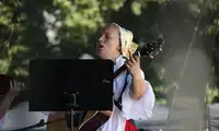 Polacy i Serbołużyczanie z Niemiec koncertują razem na placu przed Starostwem!