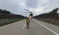 Groźny wypadek podczas jazdy po wyrobisku. Motor zmiażdżył mężczyznę, przyleciał LPR
