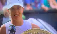 Nokaut w finale! Iga Świątek mistrzynią Wimbledonu [WIDEO]