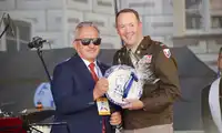 Bolesławiec świętuje 250-lecie powstania US Army – amerykańscy żołnierze na bolesławieckim rynku! [FOTOREPORTAŻ, WIDEO]