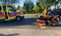 Zderzenie motoroweru z osobówką przy Bricomarche