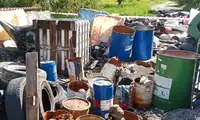 Niebezpieczne odpady w Gromadce – sprawca aresztowany, przeprosił i pokrył koszty utylizacji 