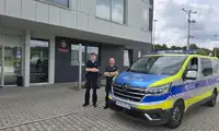 Pilna eskorta do szpitala! Policjanci zareagowali natychmiast – kobieta potrzebowała pomocy!