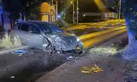 Pijany jak bela za kierownicą – 2,3 promila i w drzewo. Teraz może stracić auto i wolność