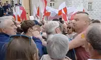 Przepychanki na wiecu Karola Nawrockiego