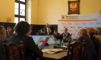 Nie tylko żart. Rada Kobiet to realna potrzeba – i społeczna szansa
