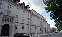 Renowacja elewacji zabytkowych budynków Zespołu Szkół Ogólnokształcących i Zawodowych w Bolesławcu zakończona