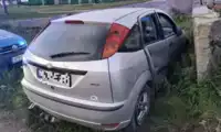 Pijany kierowca uciekał przed policją. Uderzył w mur i został zatrzymany