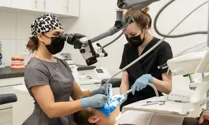 Nowoczesna stomatologia – jakie leczenie dziś oferuje dentysta i kiedy warto z niego skorzystać?