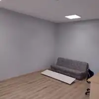 biuro ,  atelier,  położone  na parterze budynku przy ul. Wróblewskiego , obok Ampera.