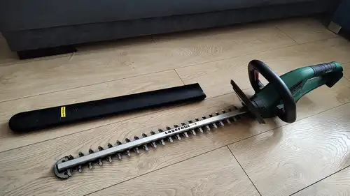 Nożyce do żywopłotu PARKSIDE 20 V, PHSA 20-Li B2 (bez akumulatora i ładowarki) długość cięcia 50,5cm na gwarancji.