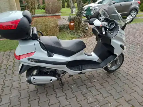 sprzedam firmowy skuter PIAGGIO X EVO.125cm  11.KW