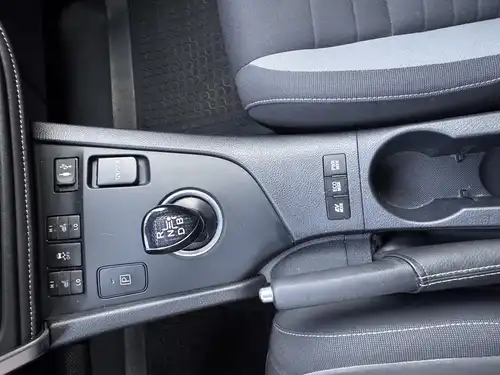 Toyota Auris II 1.8 hybrid 2017