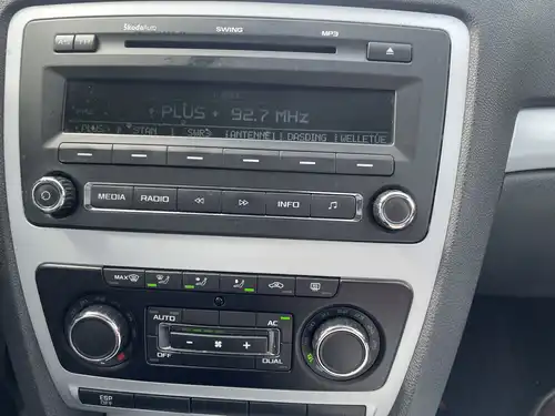 Skoda Octavia 1.9 TDI Ambiente Bgate Wyposażenie Zarejestrowana 