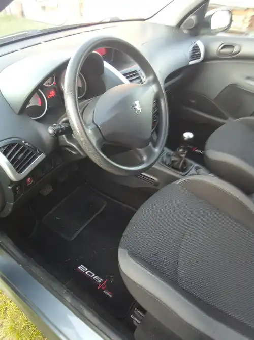 Peugeot 206+plus rok 2010 z przebiegiem 79451 km