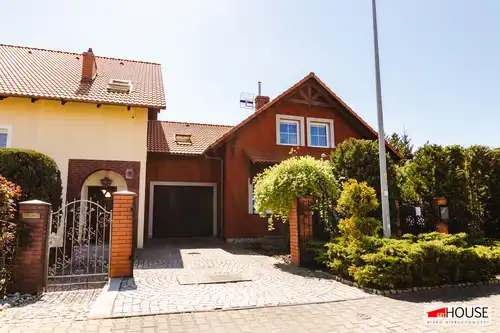 Dom na Osiedlu Kwiatowym- 130 m2 + garaż+ ogród