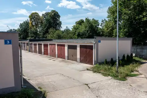Sprzedam Garaż