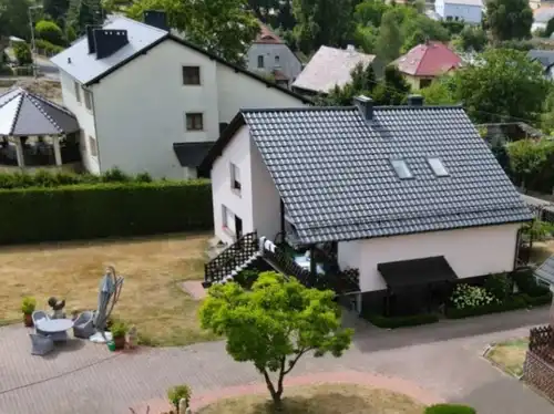 Dom z ogrodem na przedmieściach Bolesławca