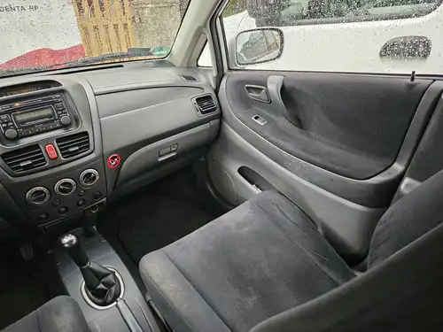 Samochód osobowy 2004 Suzuki Liana 