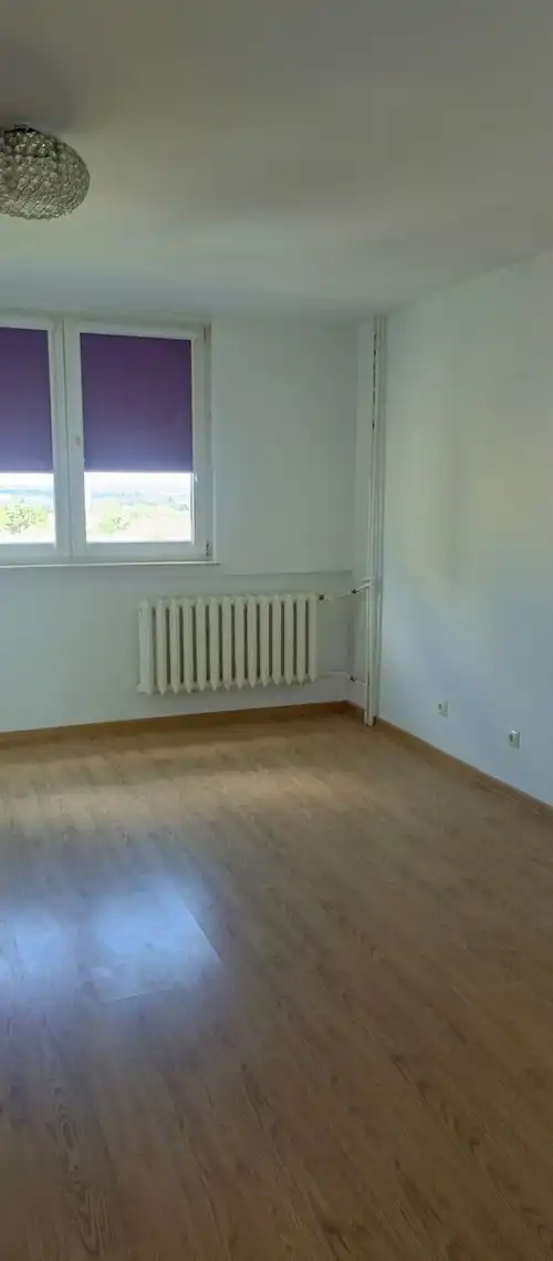 trzypokojowe mieszkanie w  Bolesławcu w bloku przy ul. Zygmunta Augusta 