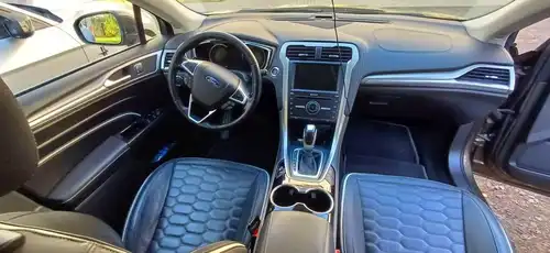 Ford Mondeo VIGNALE, rok 2017, 180 KM, 2,0 TDCI, przebieg 212 tys.
