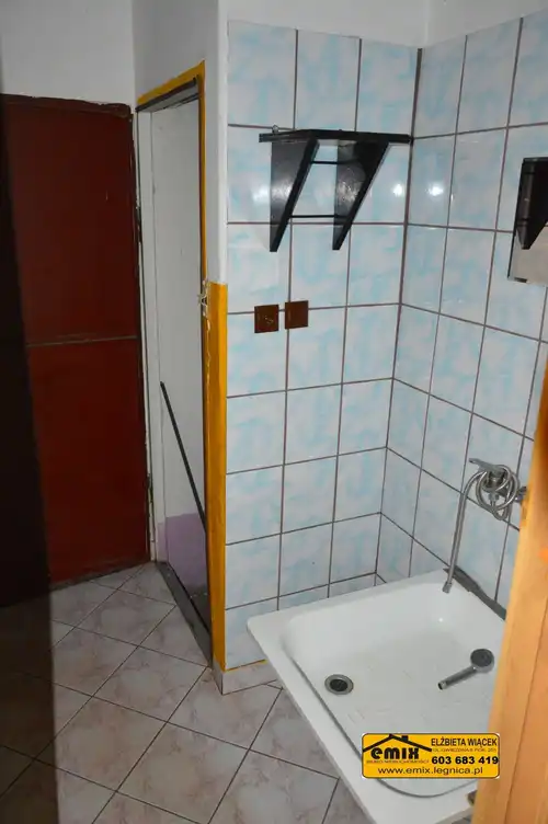 Lokal z możliwością przekształcenia na dom, działka 2880m2 