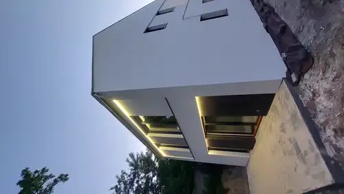 Do sprzedania apartament bezczynszowy w bardzo wysokim standardzie deweloperskim z ogrodem. W centrum miasta. Idealna lokalizacja.