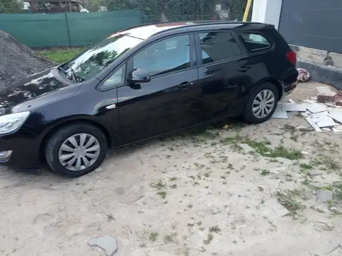 Opel Astra j kombi 